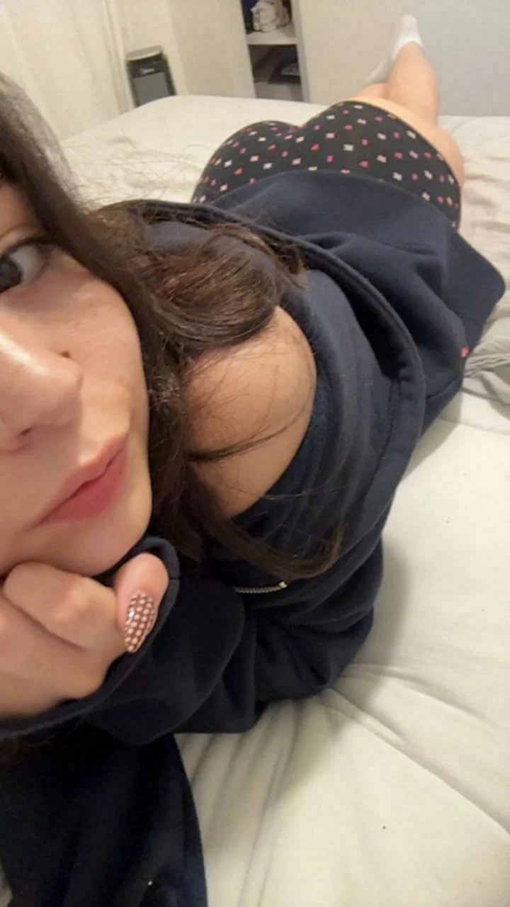 teen first anal stretch main image