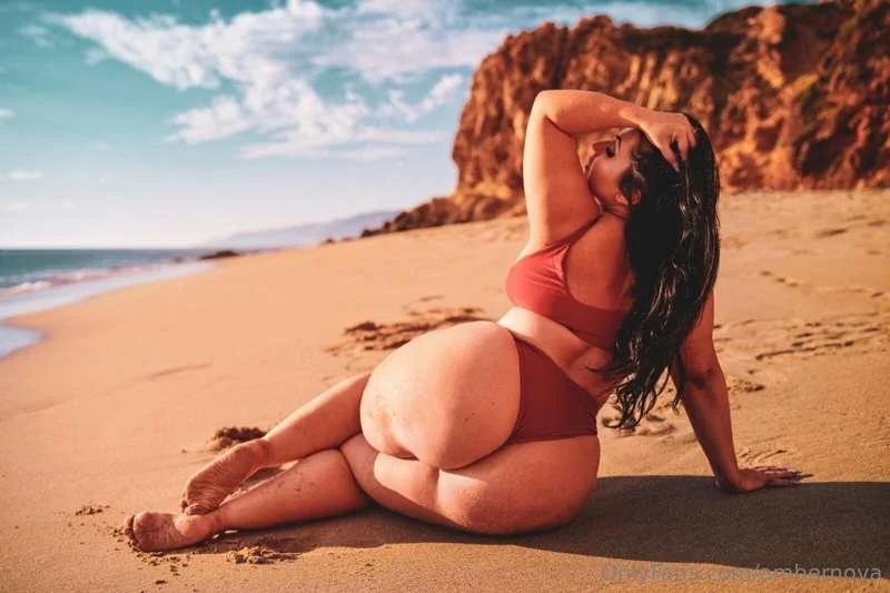 Ambernova • AWESOME pawg 🍷 image 21