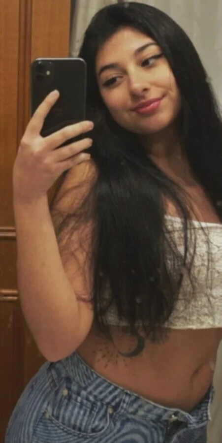 Thicc Latina teen image 2