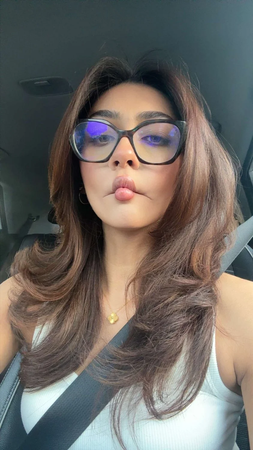 Sexy body indian girl in beach dress snapchat to her bf image 6