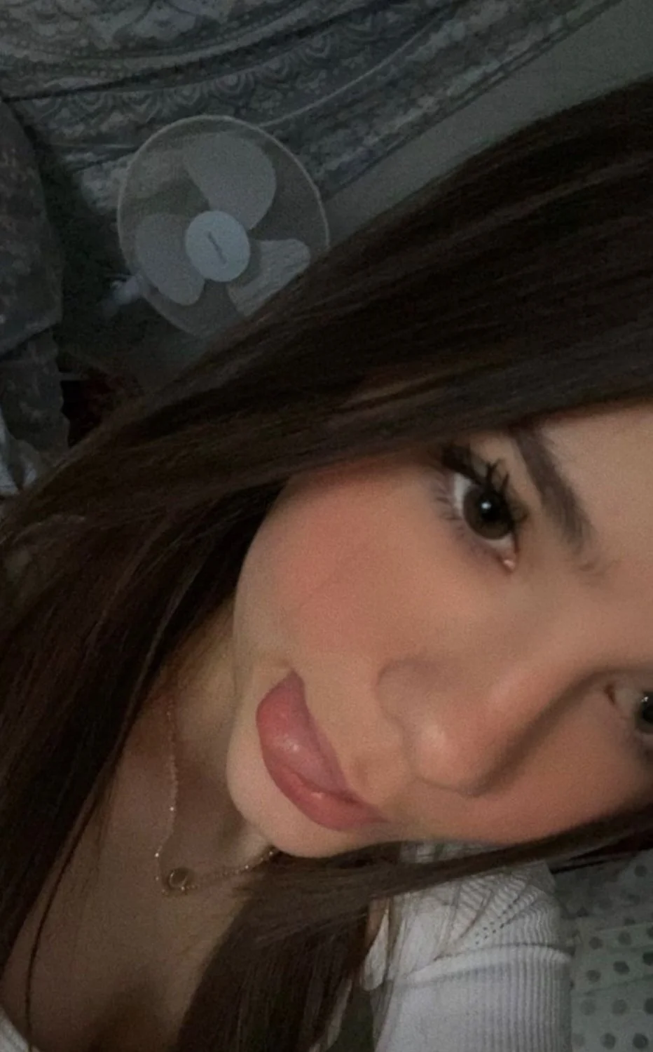 Taylor 22 hot subby slut for spanking given up by her BF main image