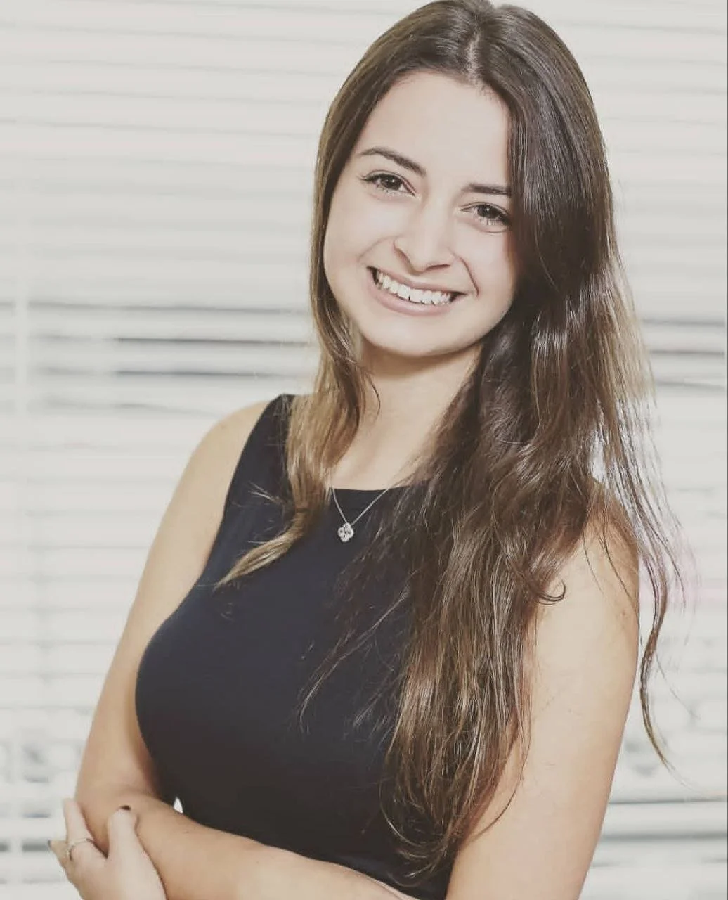 Puta gostosa sabor novinha caiu na net se exibindo, safada mandou nudes e foi vazada Erome Brasil main image