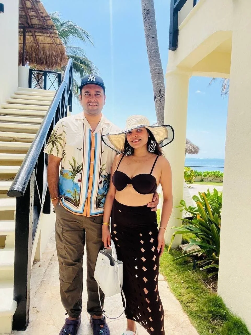 550 - Hot Indian NRI couple on vacation image 2
