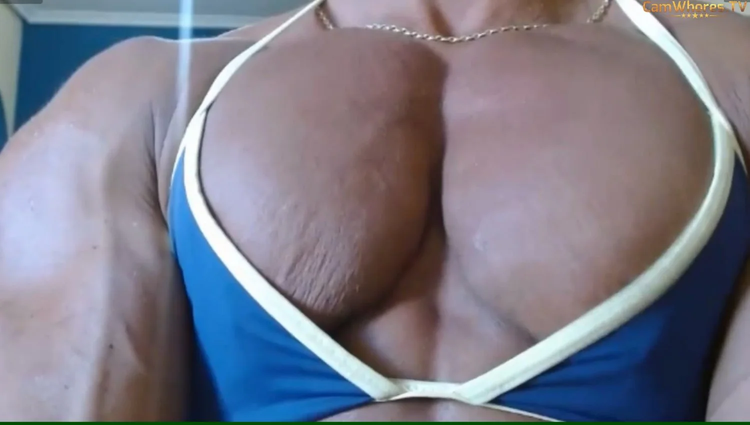 Sexual bodybuilding of Mrs Lopez, masturbating her hypertrophic muscles makes them grow huge image 18