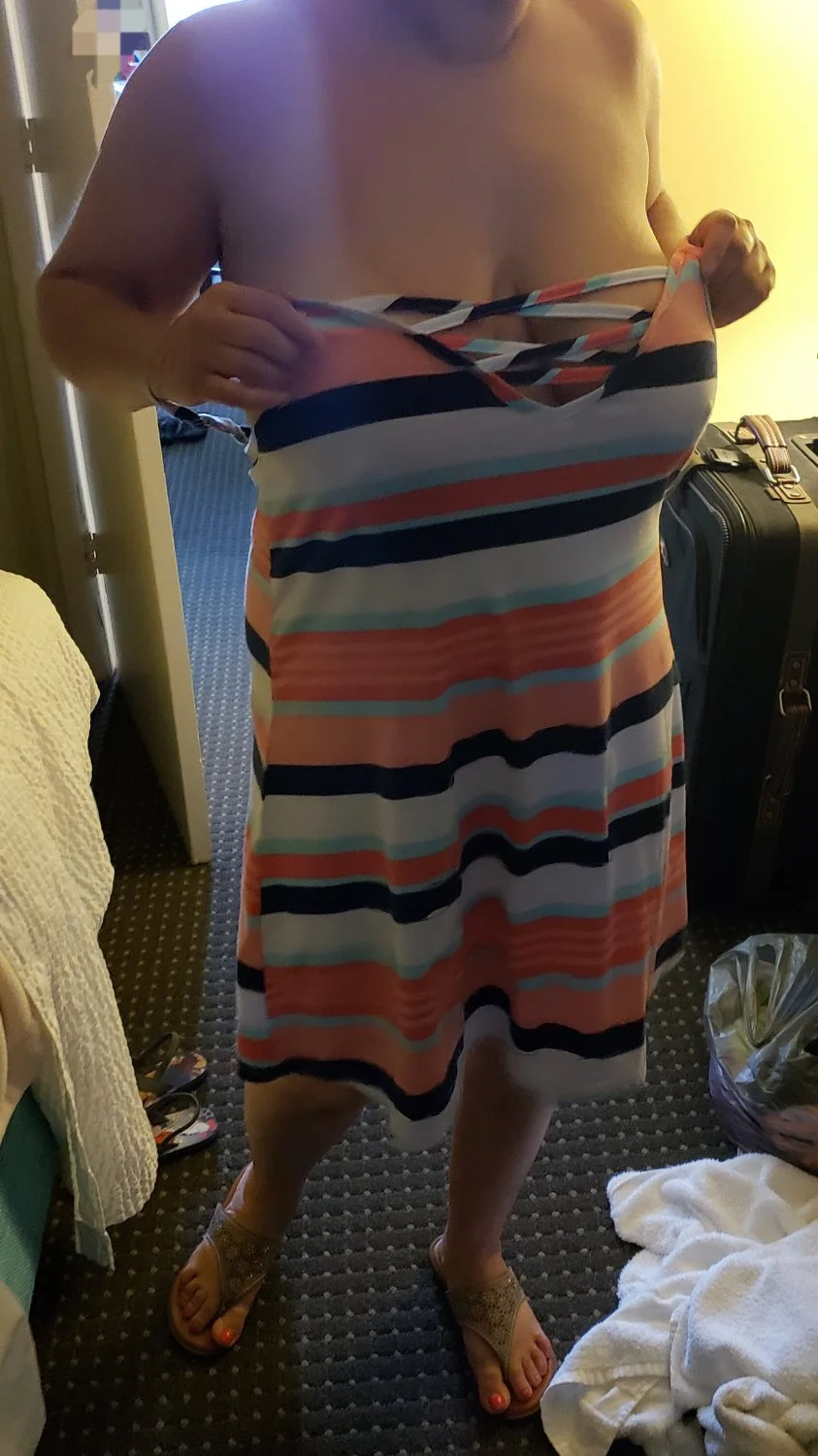 PA Mom Showing Off Her Milk Filled Tits main image