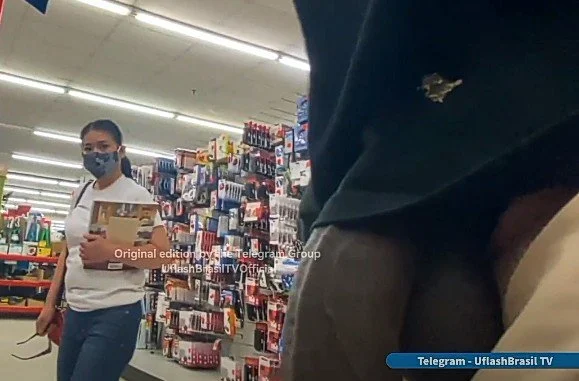 Dick out shopping next to a stranger image 3
