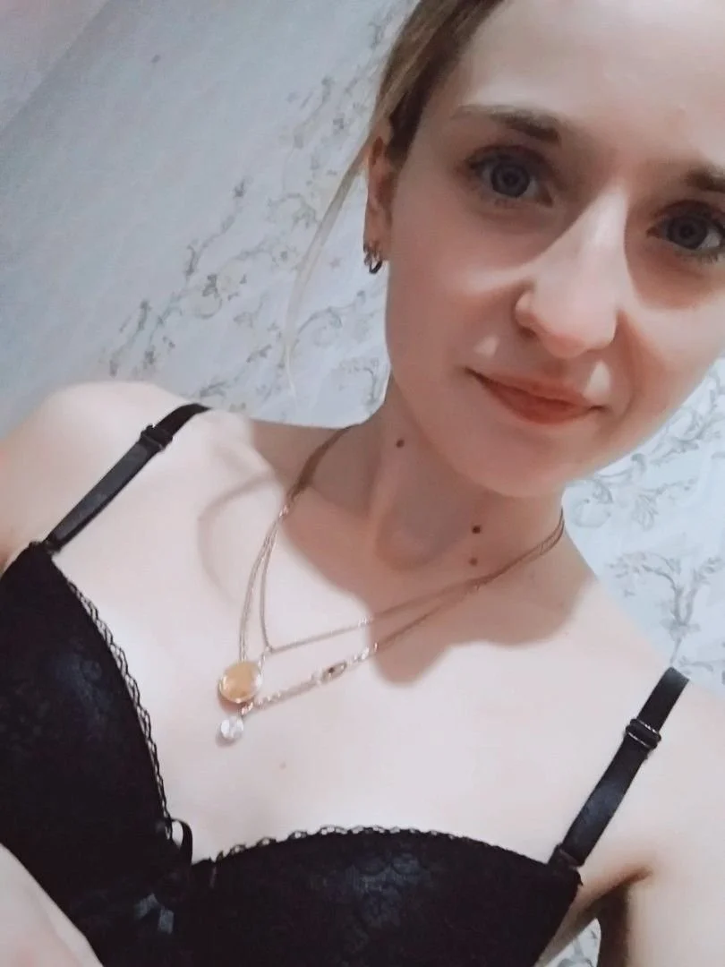 Gaby, 19 year old slut, exposed image 4