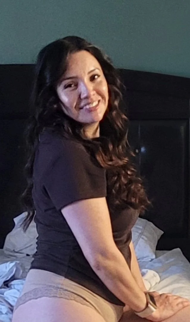 MARRIED LATINA WIFE, GETS LUCKY AT CLUB image 3