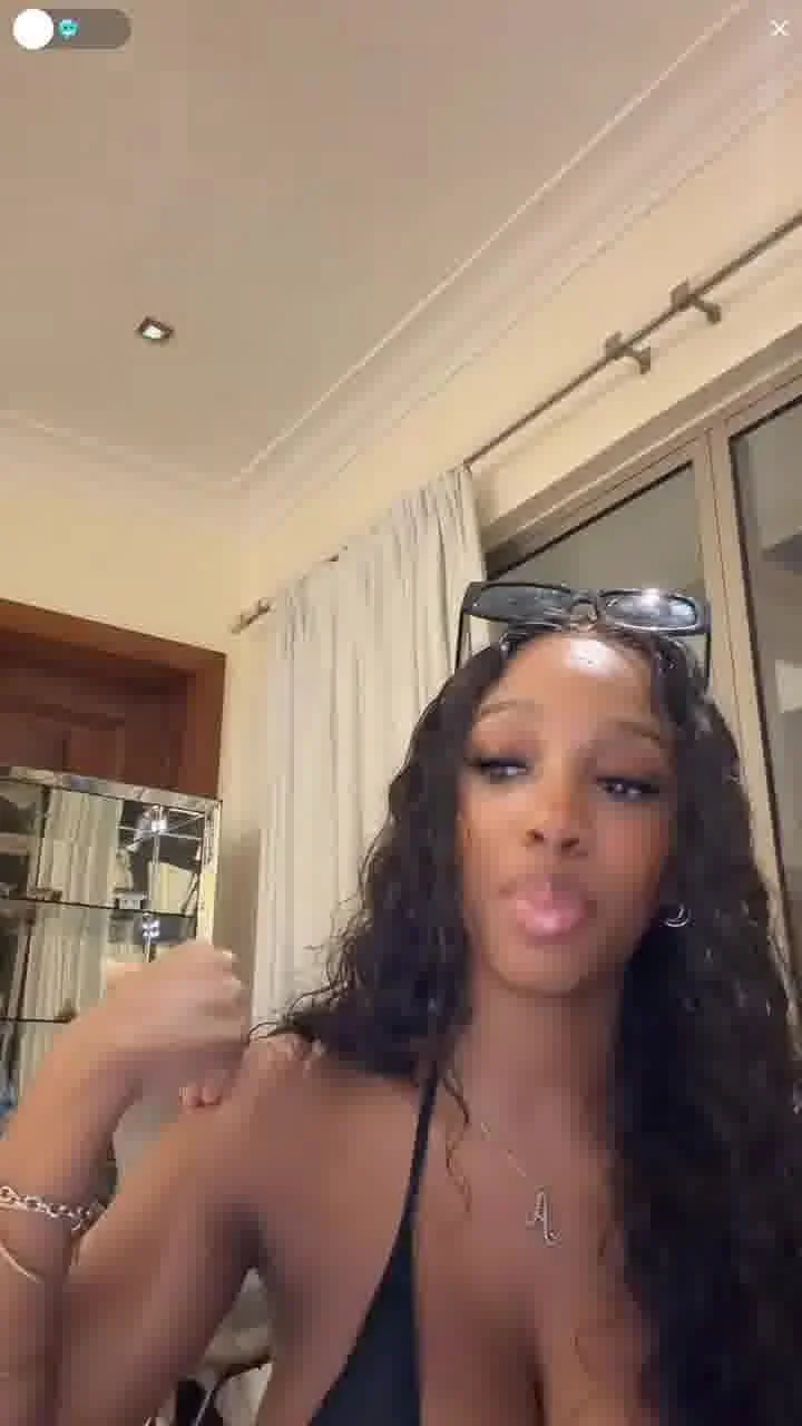 tiktok live bikini duo twerk spank image 4