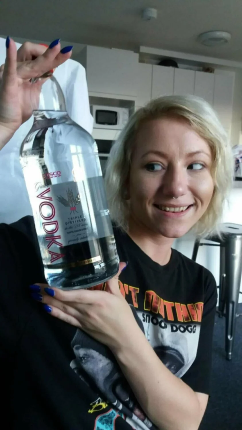Julia the Whore image 8