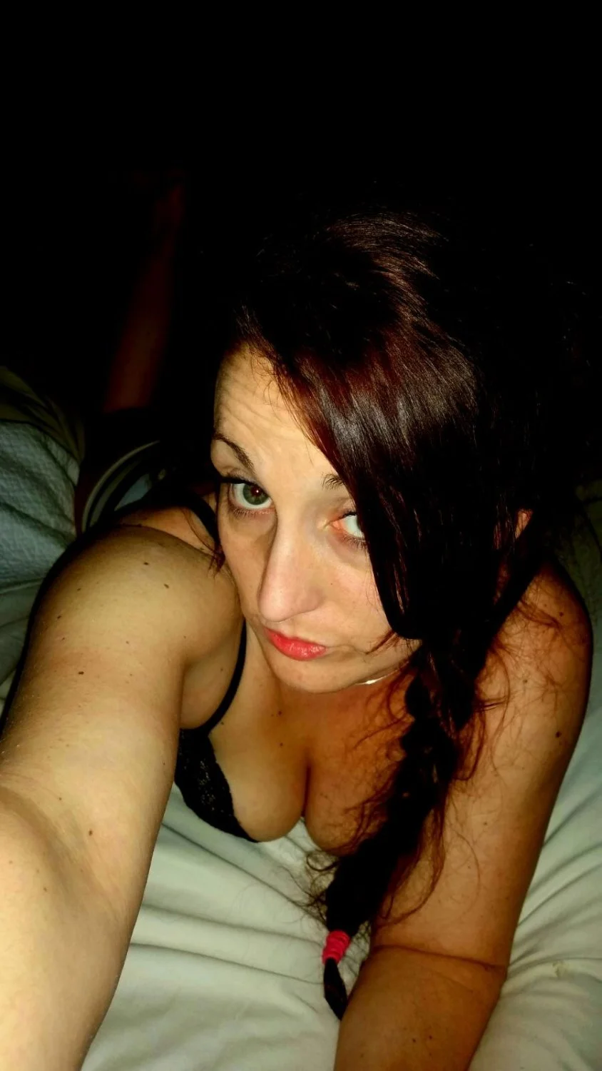 Red head slut MILF leaked image 10