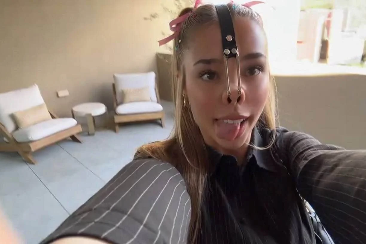 Webwhore slut exposed image 2