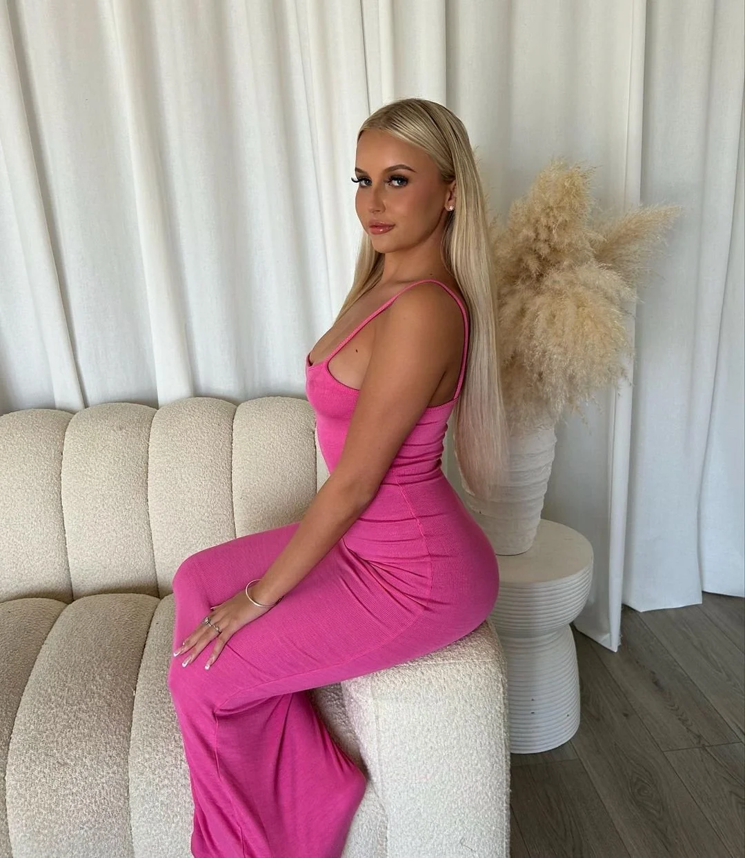 Blonde bimbo is a throat goat image 2