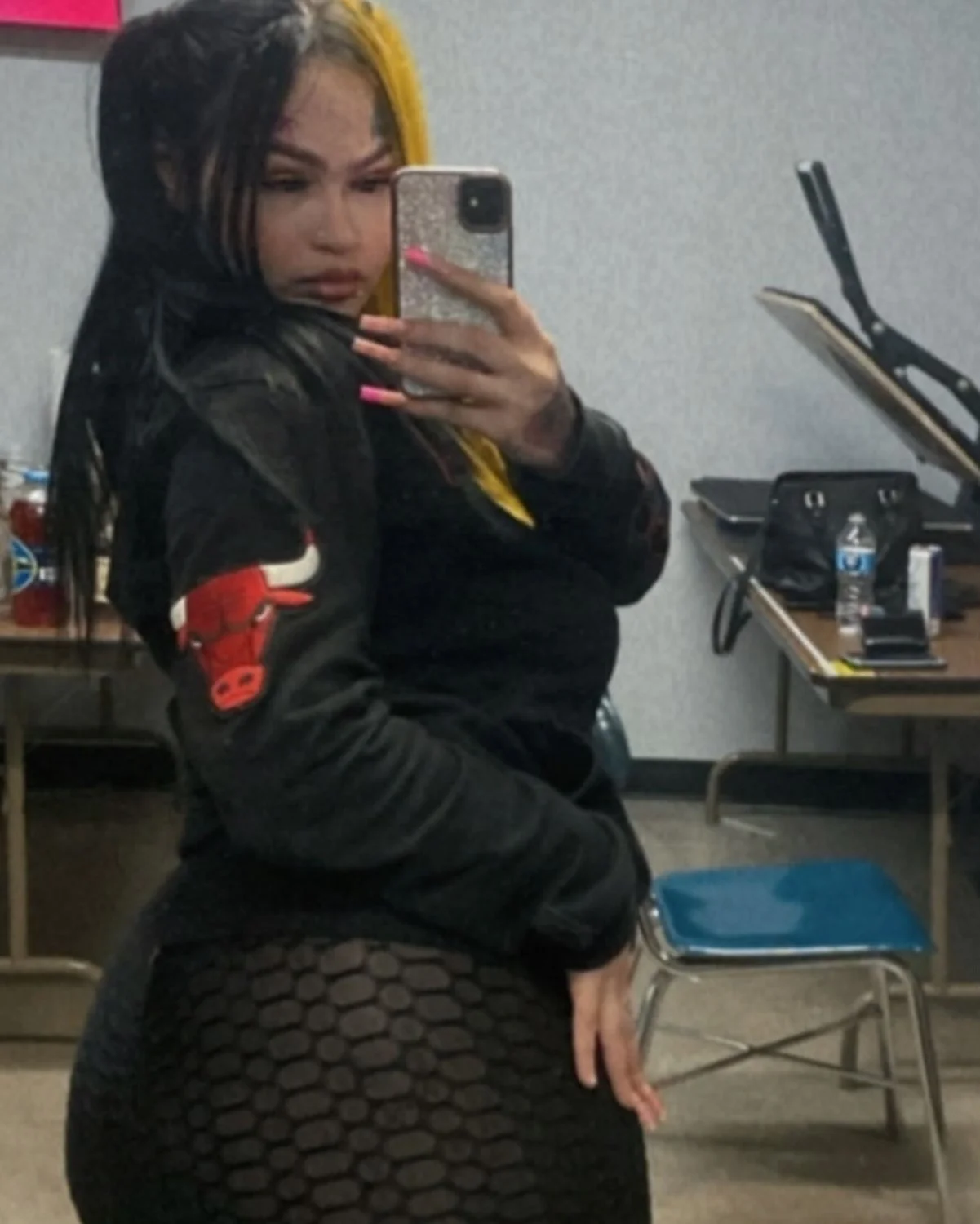 SD Latina slut 24th and Rockwell Chicago image 16