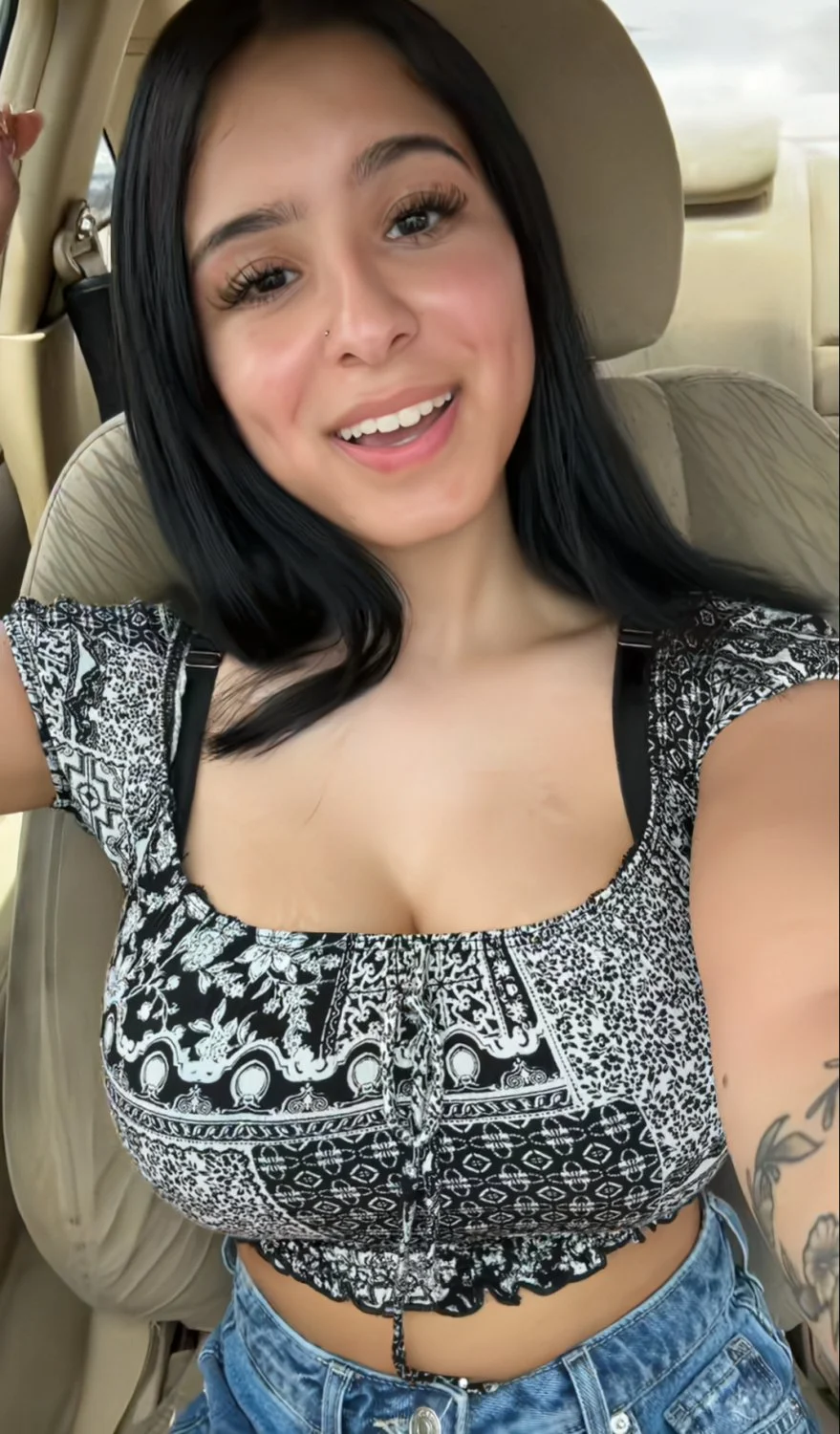 Busty IRL Teen Bop Navi image 2