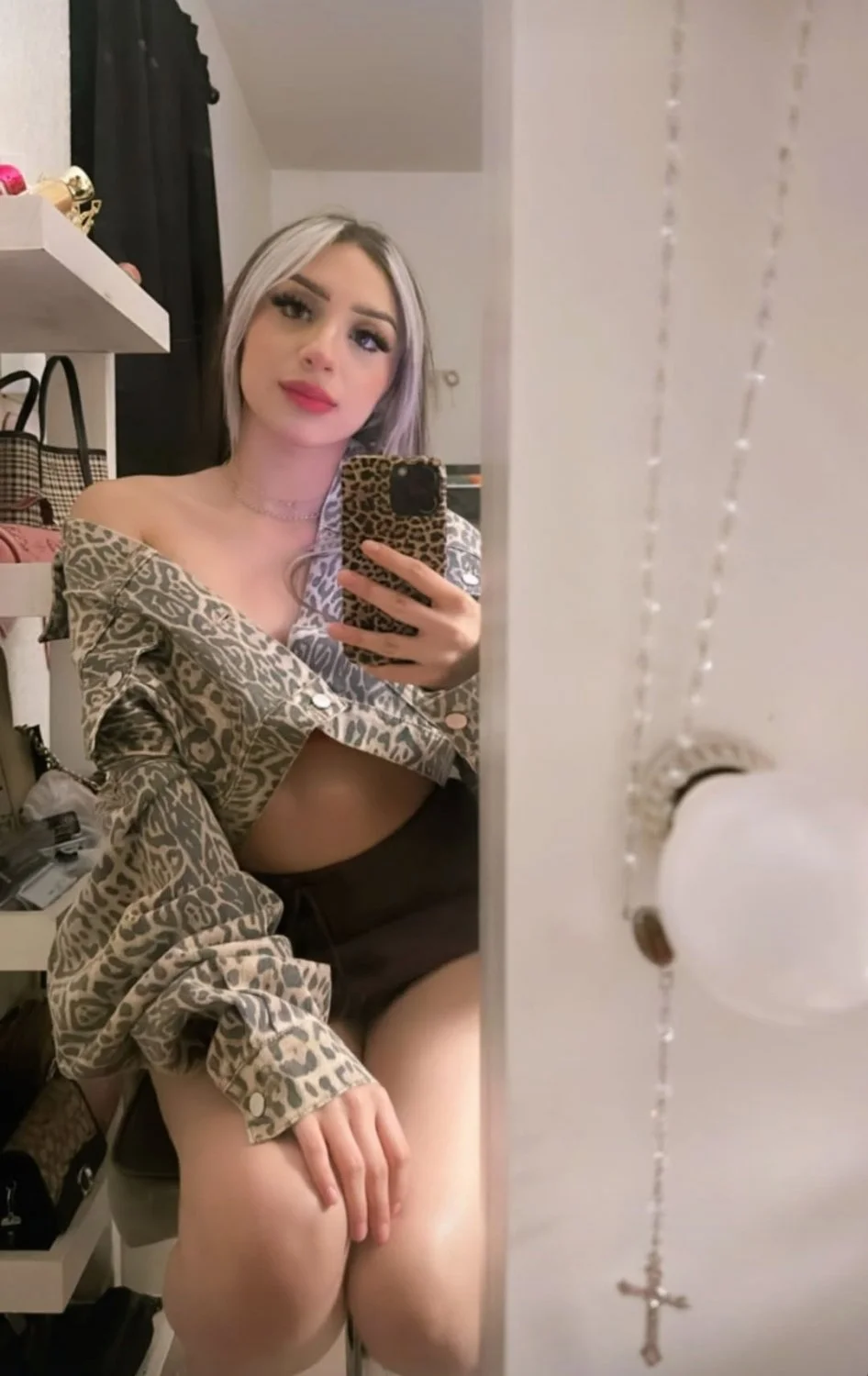Gorgeous latina image 15