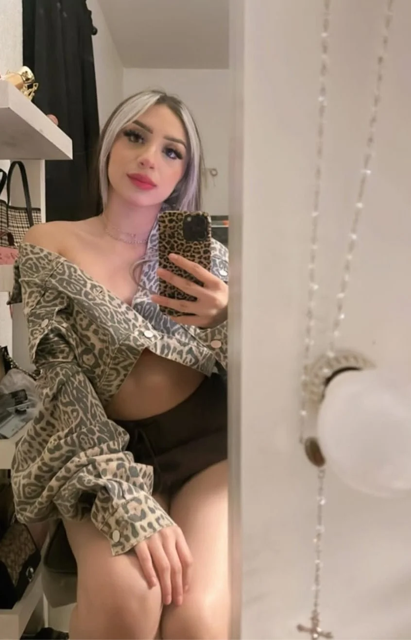 Gorgeous latina image 17