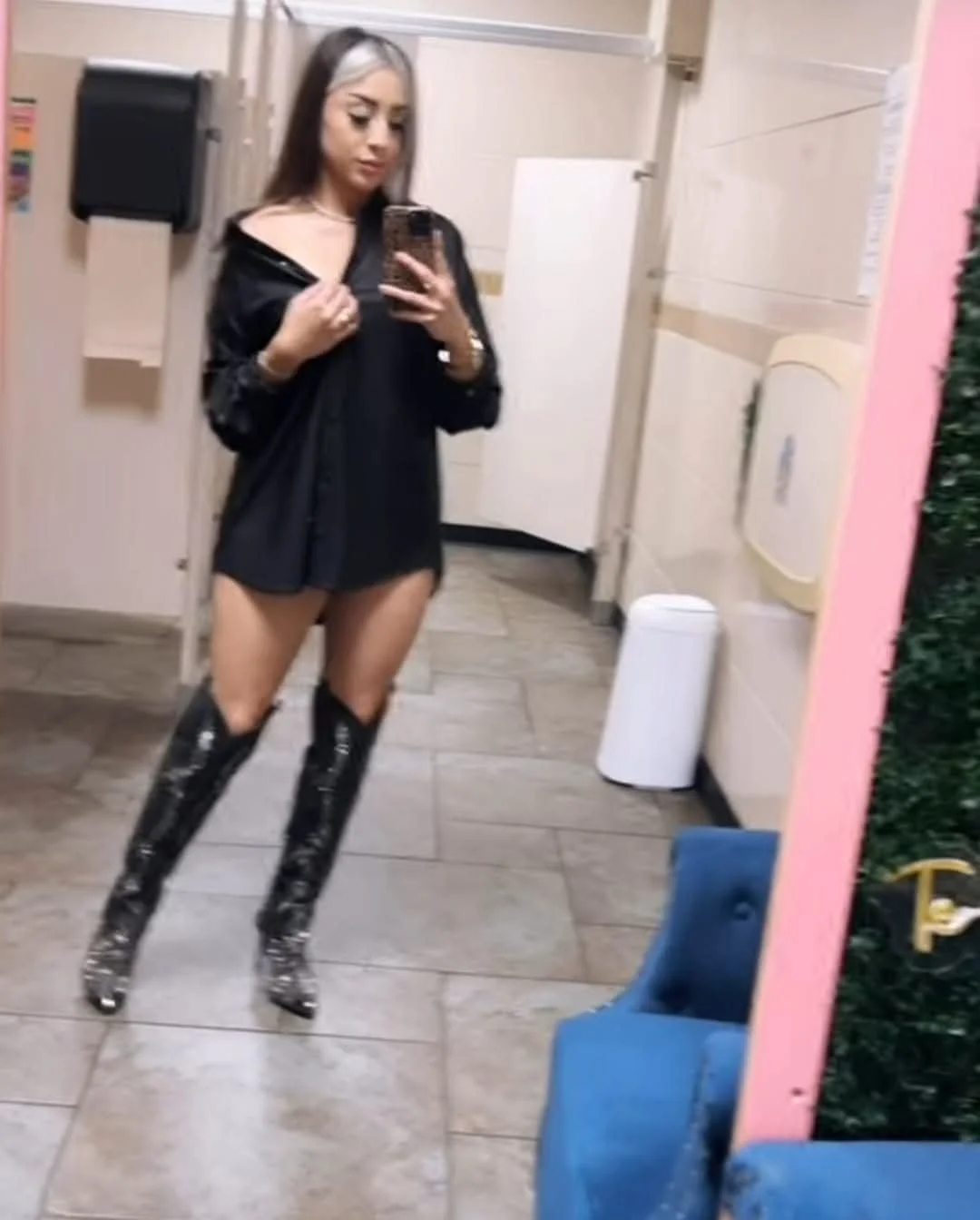 Gorgeous latina image 19
