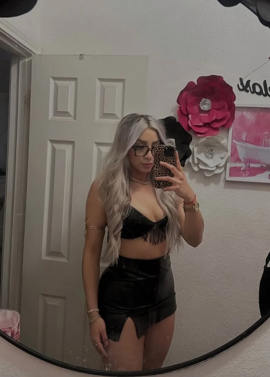 Gorgeous latina image 8