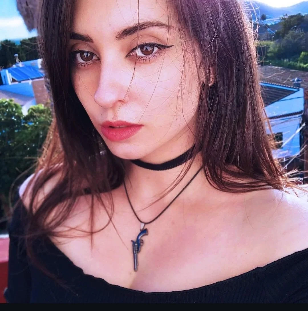 Alia ASMR 🔥 Culo image 5
