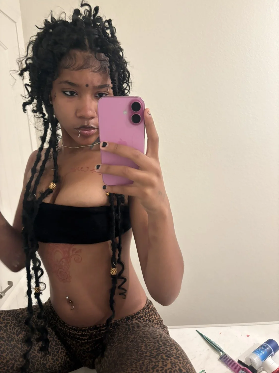 Petite Ebony Pyt (Tapes In Tele) image 3
