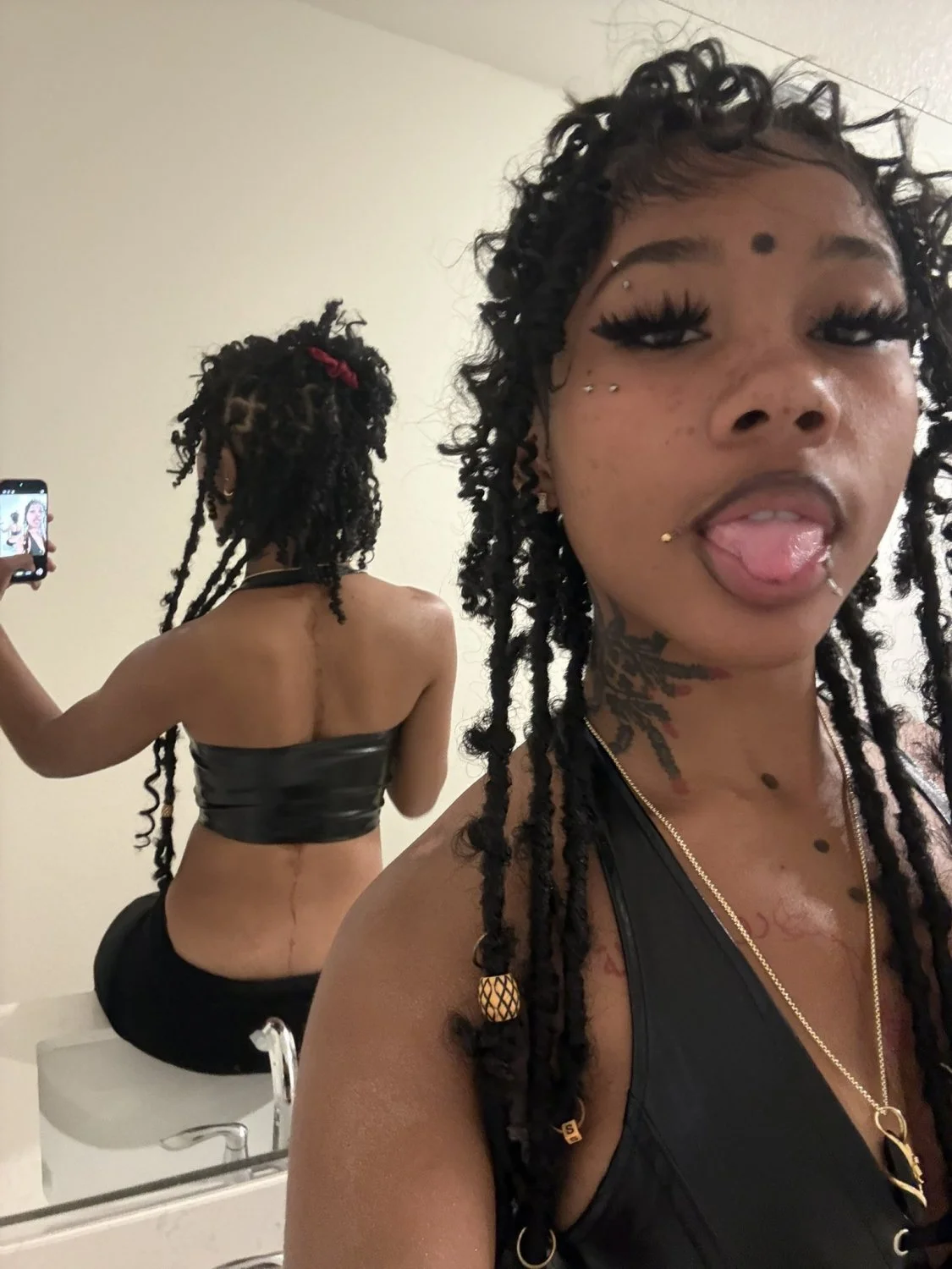Petite Ebony Pyt (Tapes In Tele) image 4