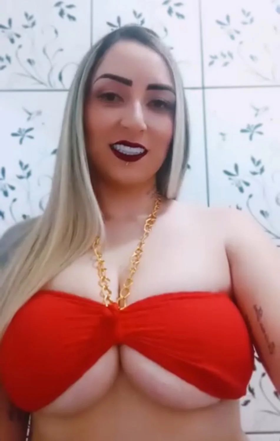 Peituda quase liberou image 3