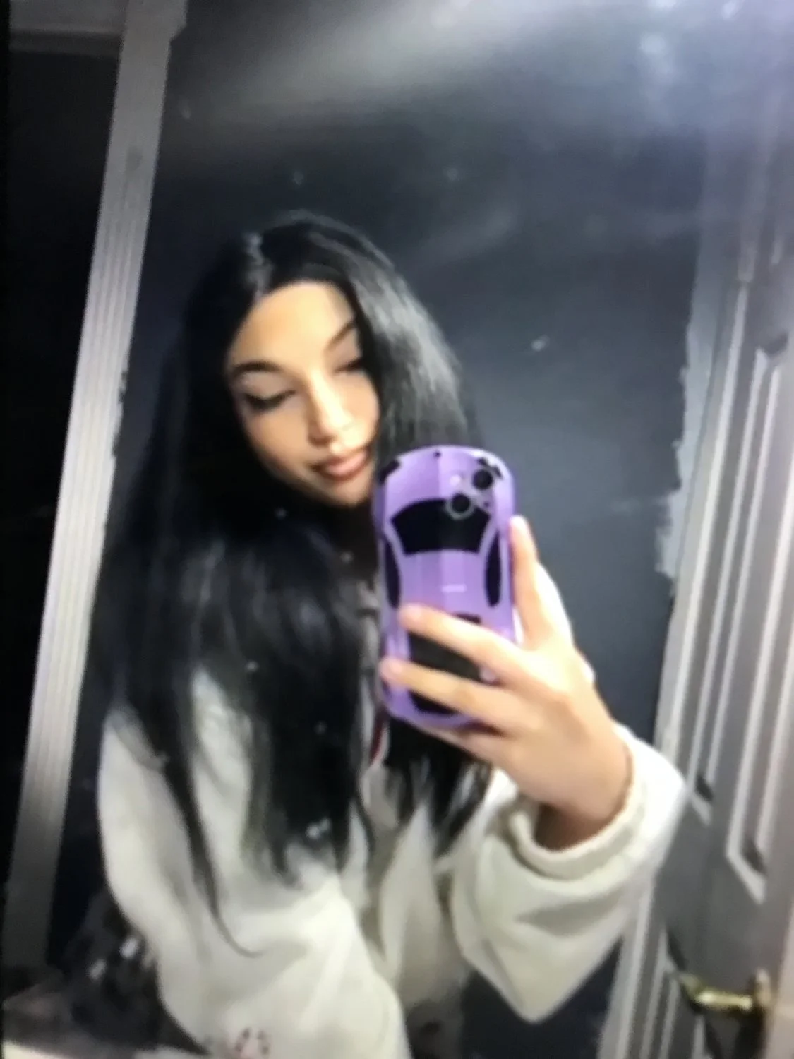 Anybody know who this is? Looks like fake tele account but whose content is that? (Can’t Screenshot) image 4