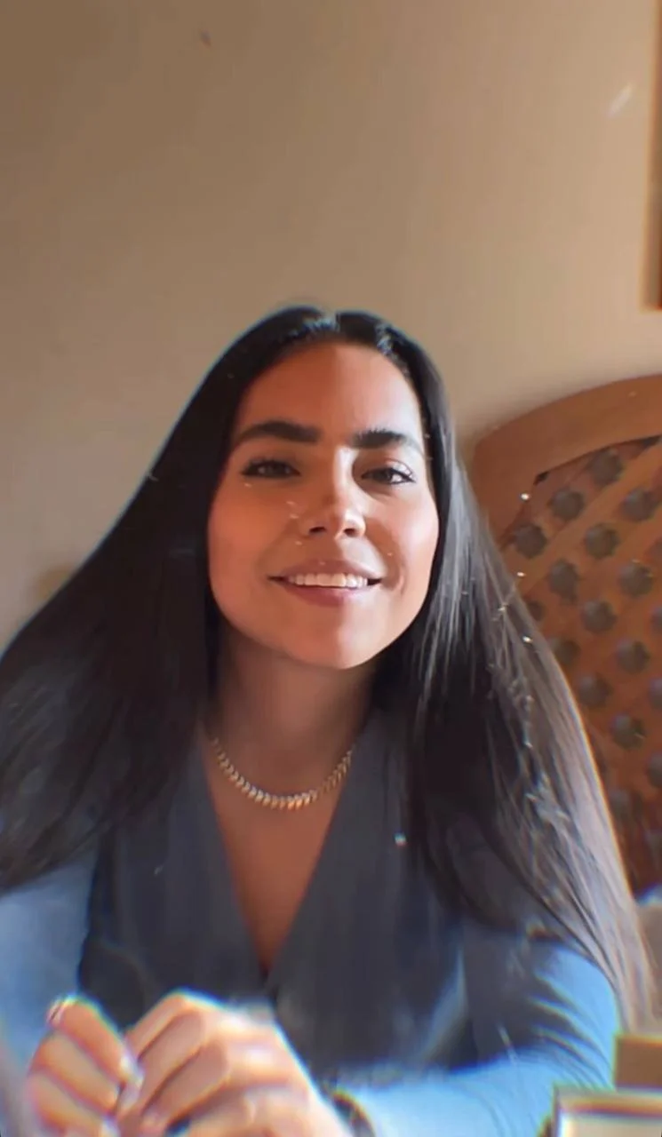 Pretty Latina Miroslava image 6