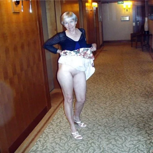 Cuckolding Milf Wives Looking to Play image 5