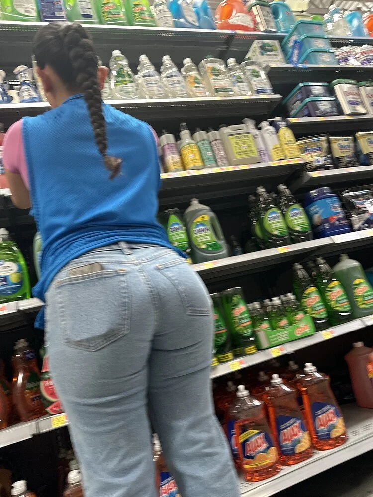 Thick Latina Walmart Worker image 3