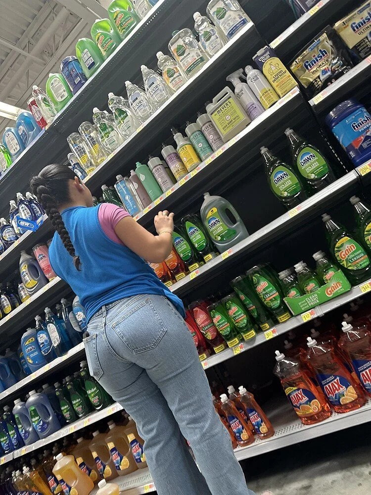 Thick Latina Walmart Worker image 4