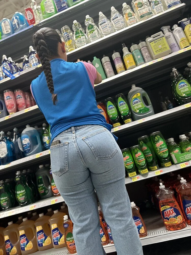 Thick Latina Walmart Worker image 5