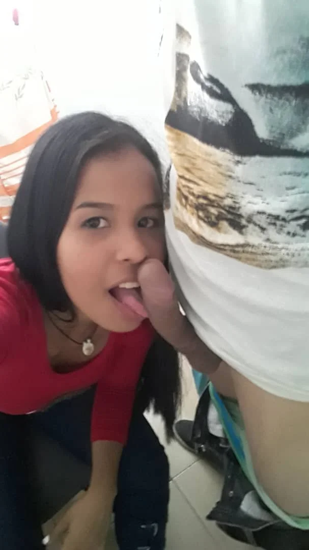 Putipobre Venezolana entregada para ser morboseada por puta image 47