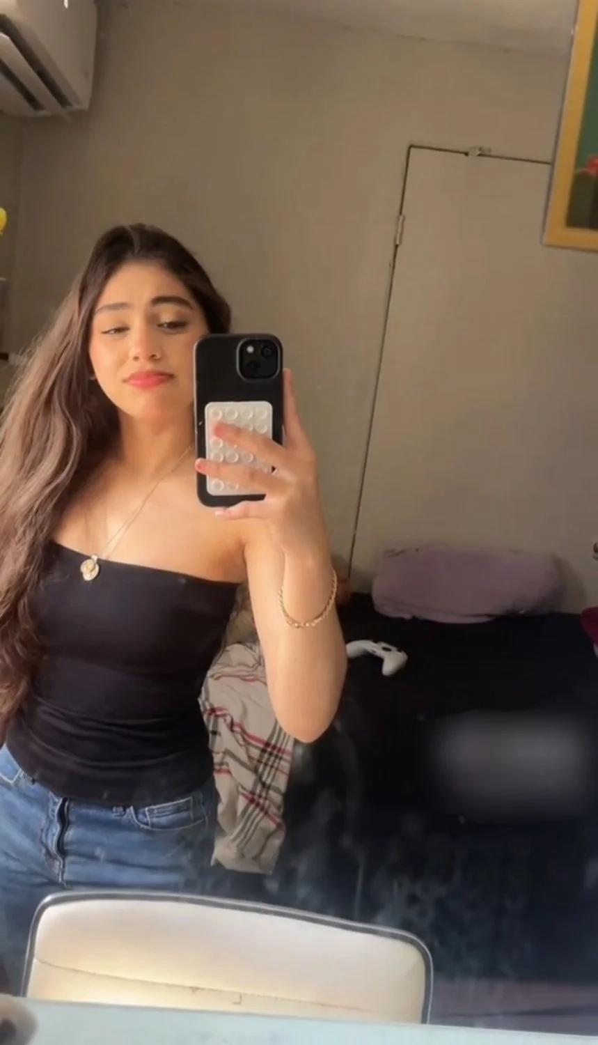 la carita de puta que tiene esta zorra image 7