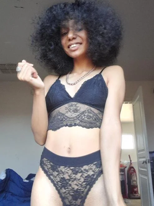 18 yo skinny petite ebony Jay main image