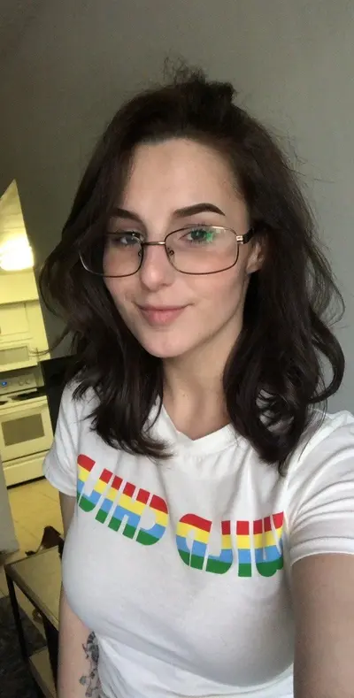 College cute girl Sells Her Nudes To Pay Tuition :) Add me on kik : TinaaaaSK420 cover image