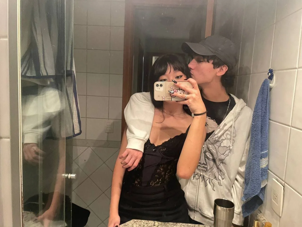 Casal de novinhos caiu na rede fudendo gostoso image 3