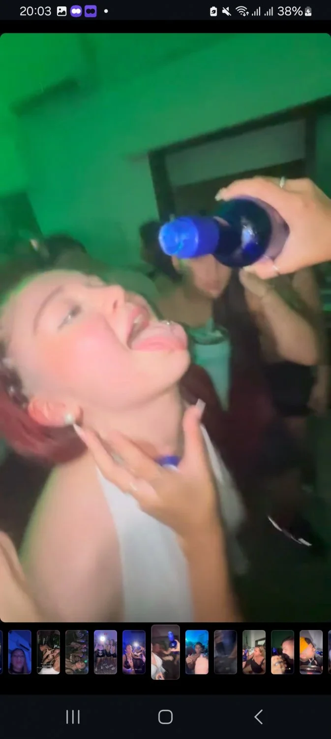 Egresadas en su fiesta de upd image 7