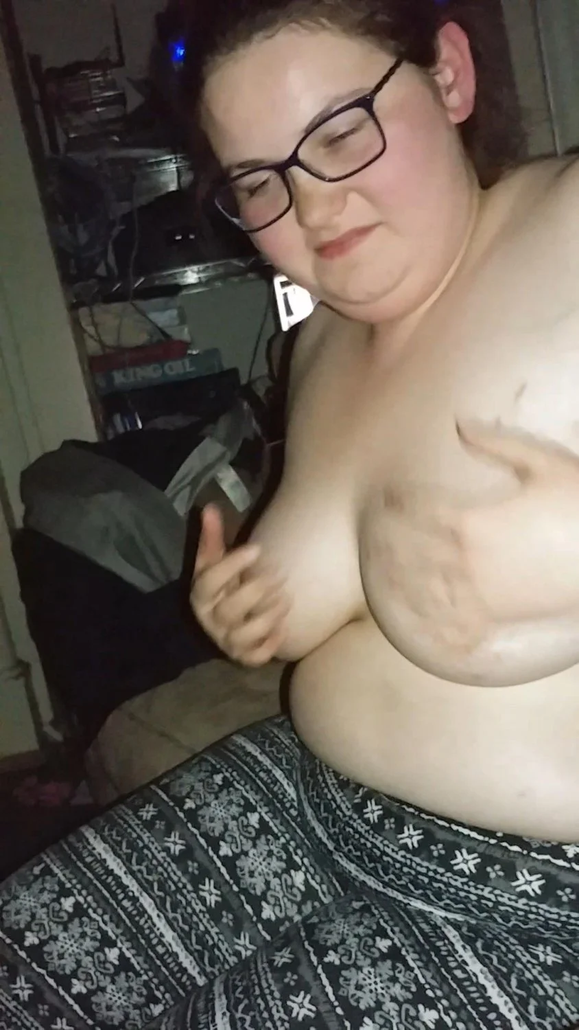 Nicole sucks my cock and ends with a hand job image 8