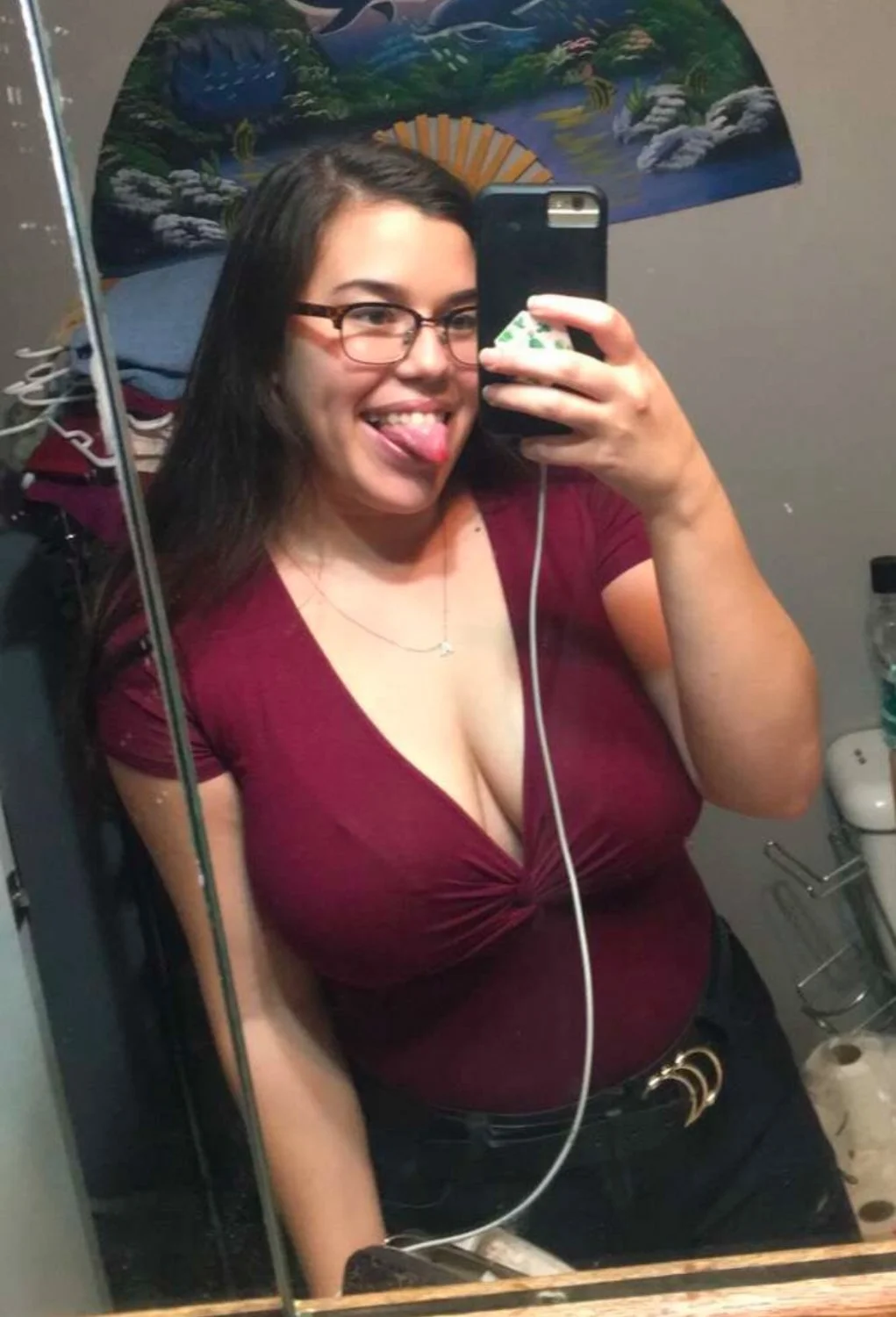 Since everyone wants to fuck my fat fucking ex n blast their load in her tight pussy main image