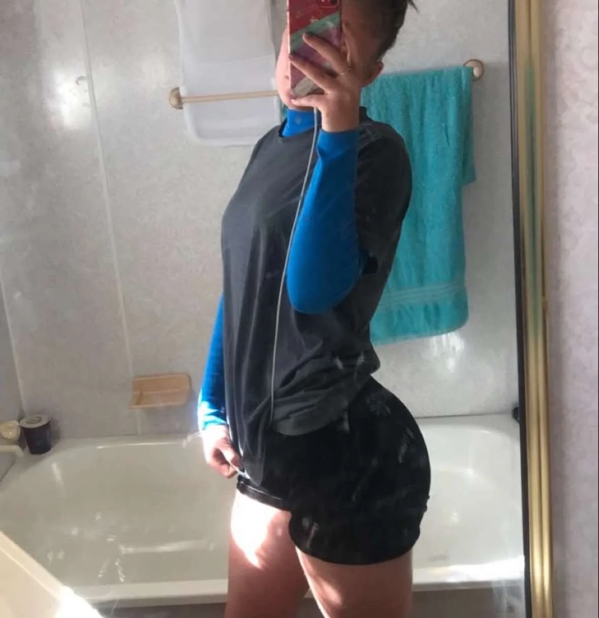 Hailee 19yo tease image 3