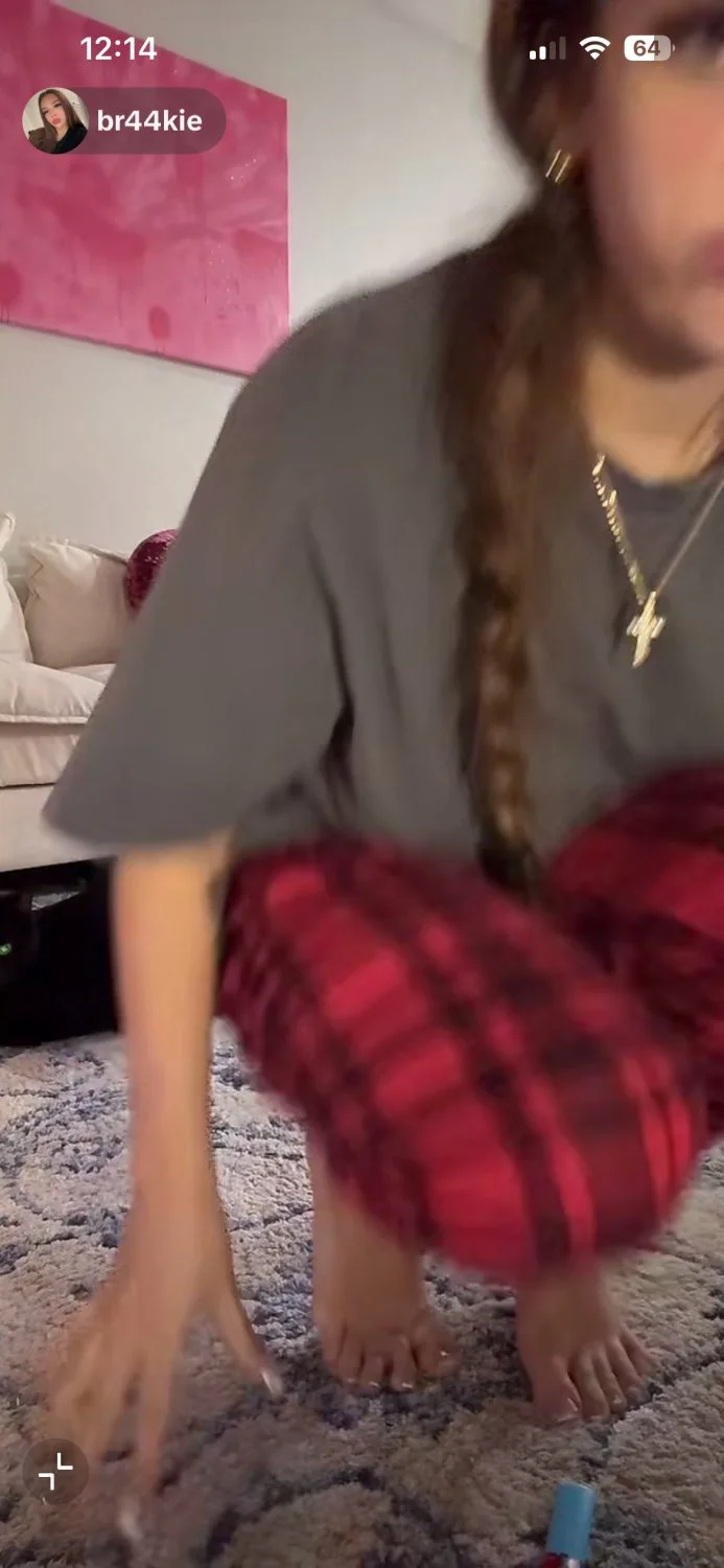 Feet image 2