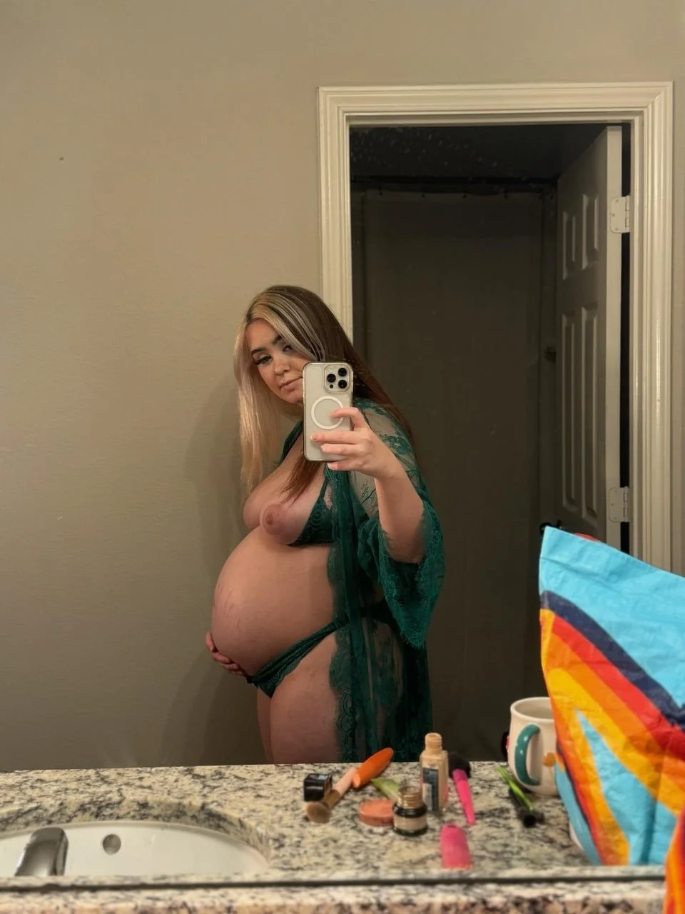 Pregnant slut with nice mommy milkers image 4