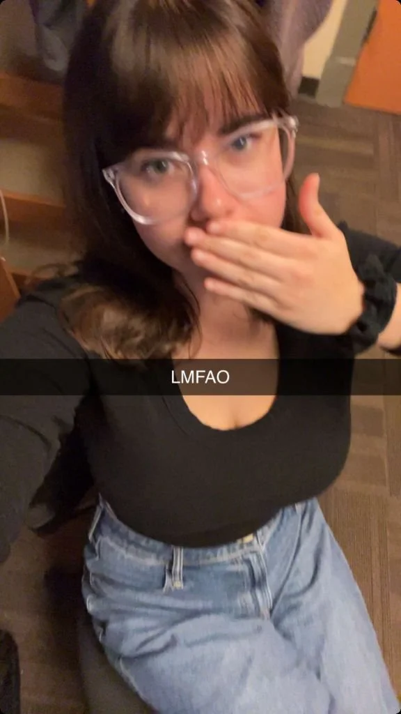 chubby college girl with massive tits snapchat nudes main image