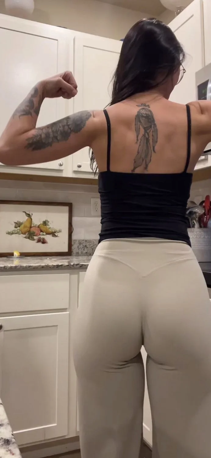 Sexy lives image 2