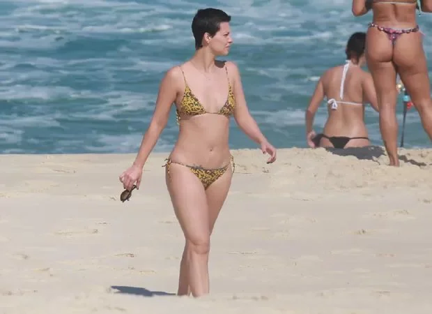 Camila Rodrigues image 8