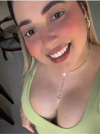 putita tetona quiere ser cogida por varias vergas cover image