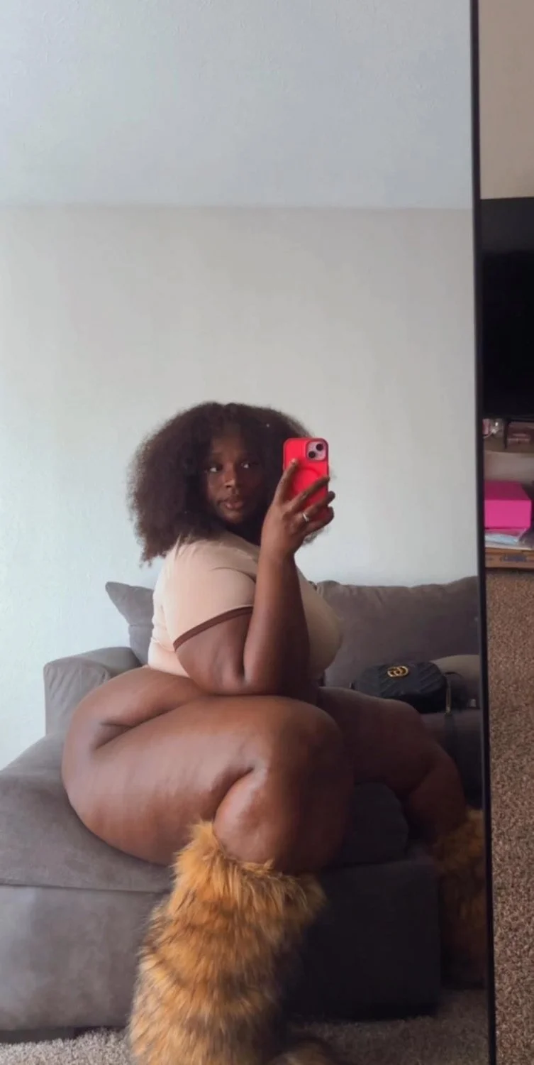 Big thick fine ebony auntie I would not pull out 150 image 39