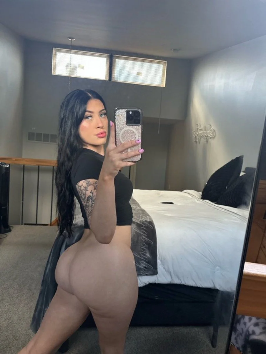 Perfect Ass White Girl (PAWG) image 40